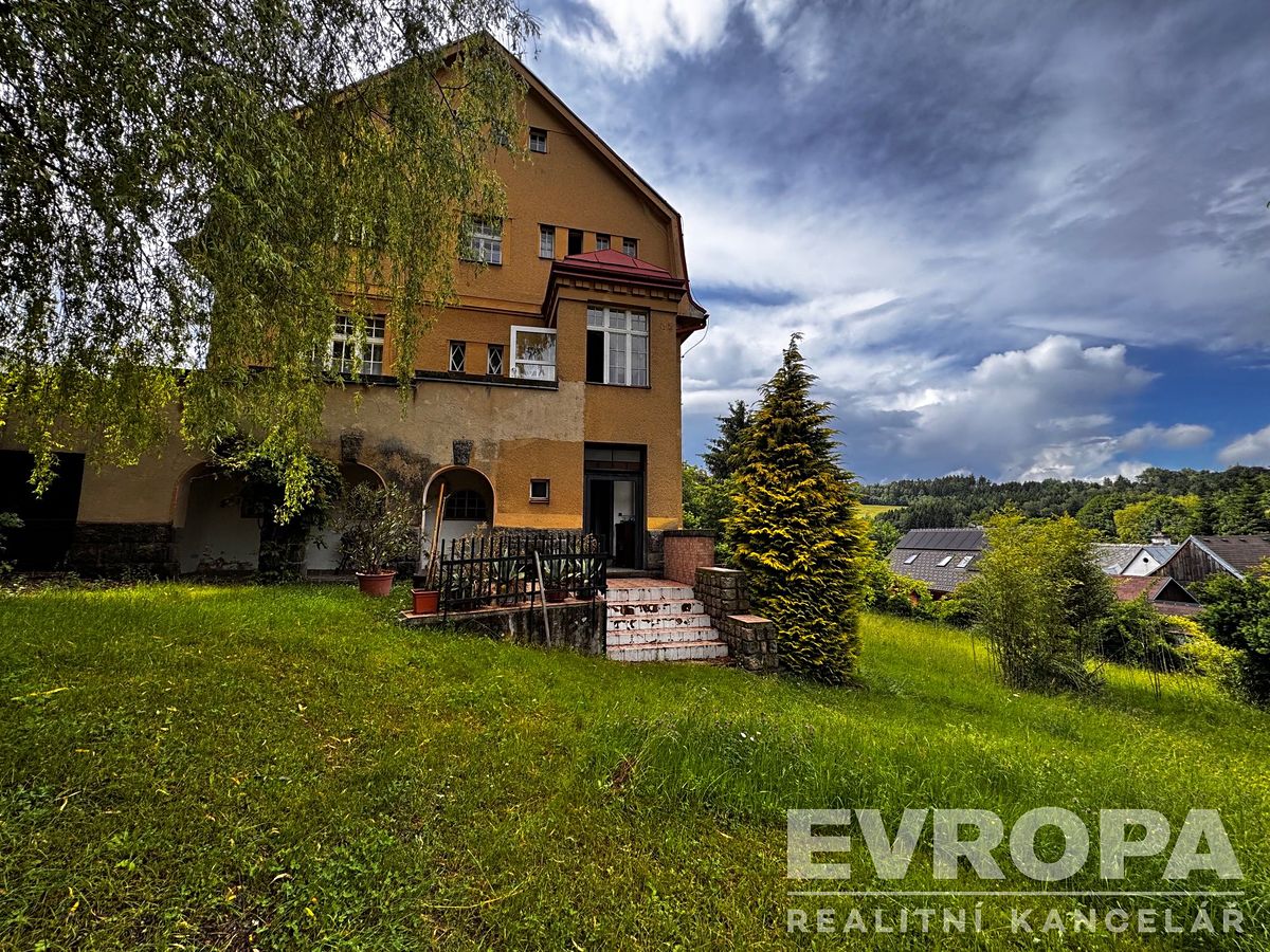 Pronájem bytu 1+kk 35 m²