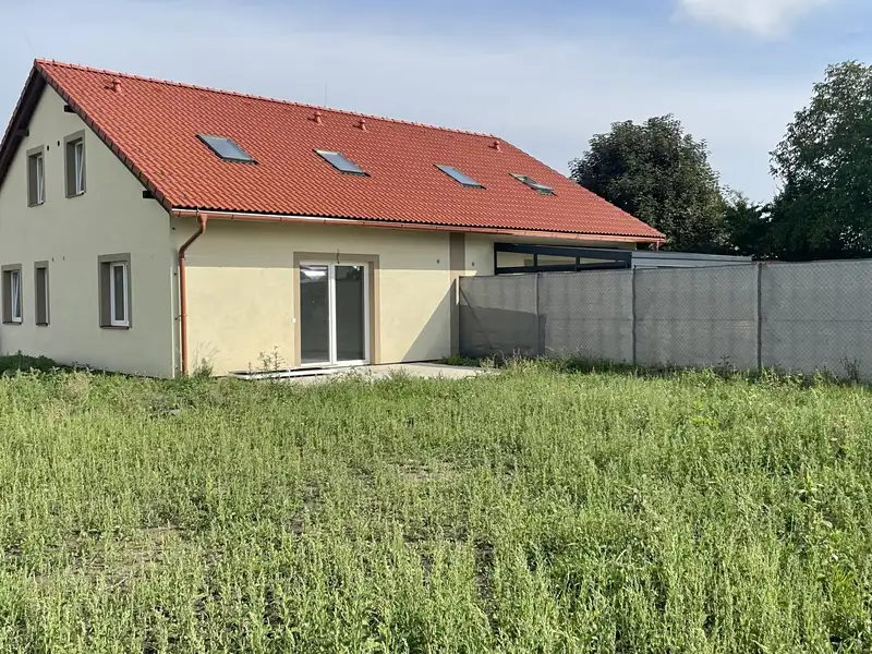 Prodej rodinného domu 128 m², pozemek 400 m², Postřižín – náhled fotky 1