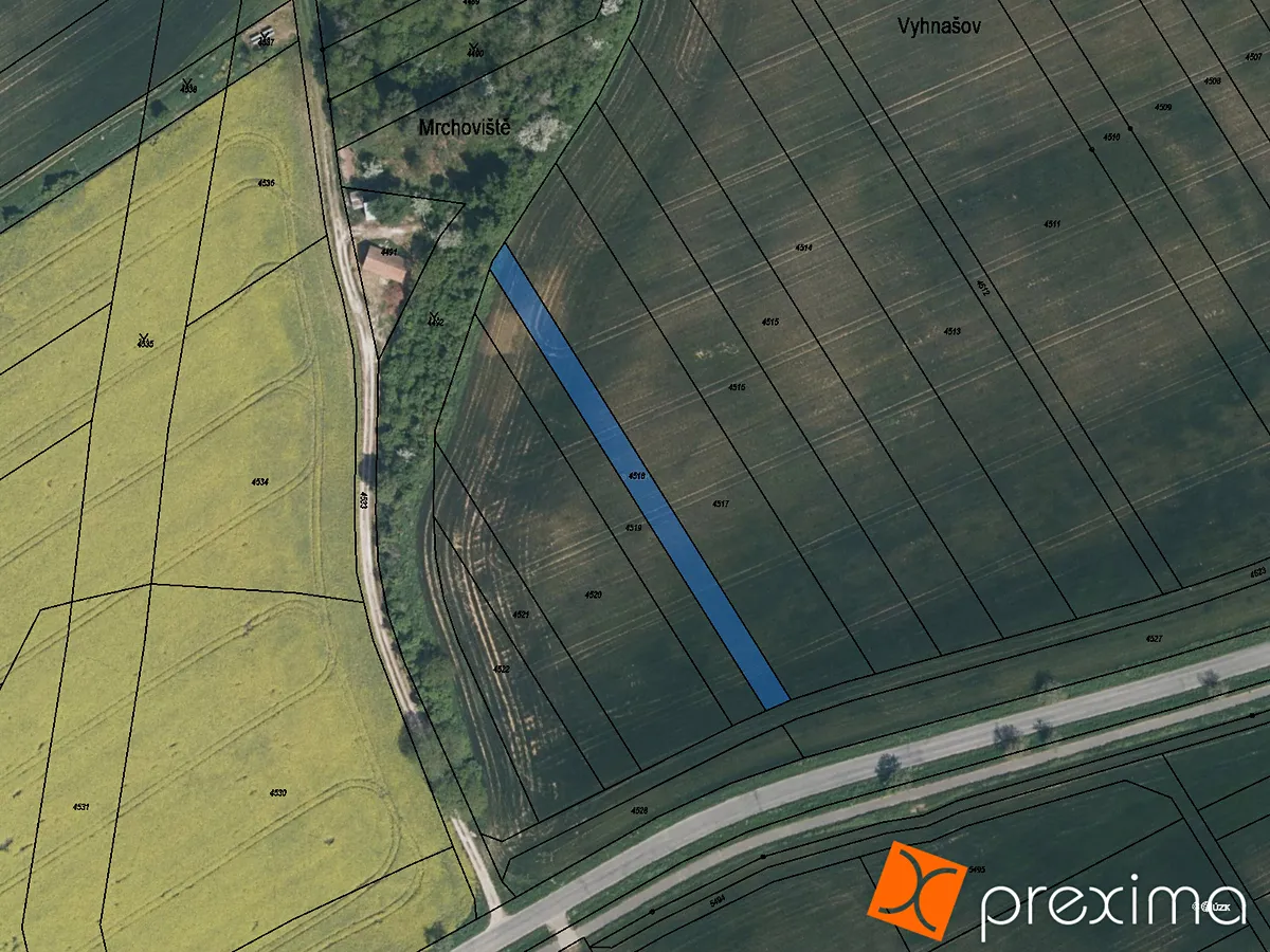 Prodej podílu 1/3 pole 324 m²