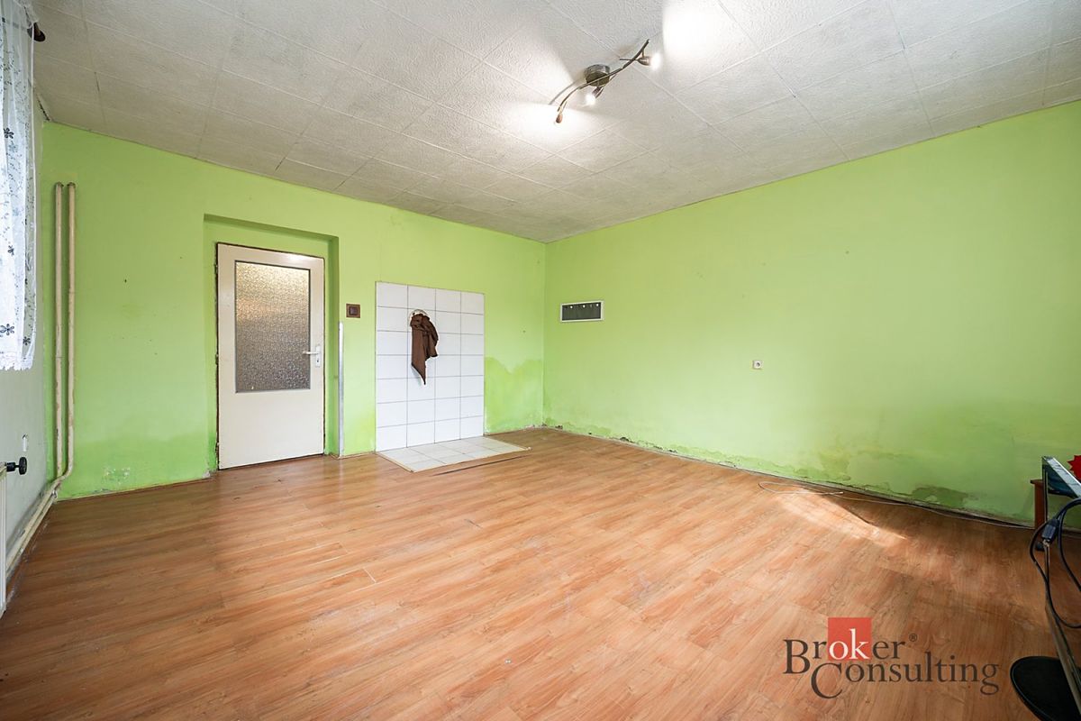 Prodej rodinného domu 121 m², pozemek 449 m² – fotografie 3