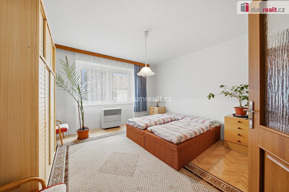 Prodej rodinného domu 180 m², pozemek 795 m² – fotografie 3