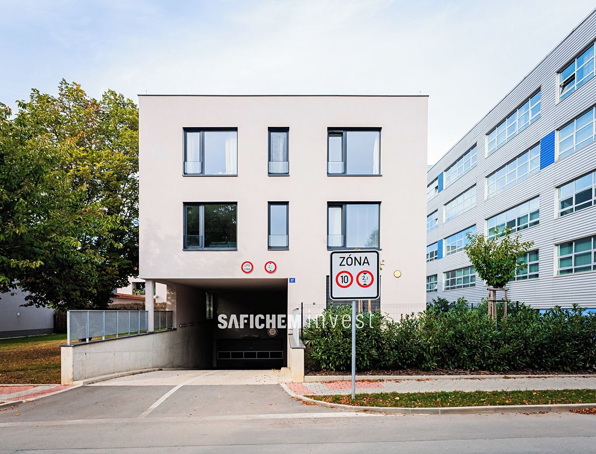 Prodej garážového stání 13 m²