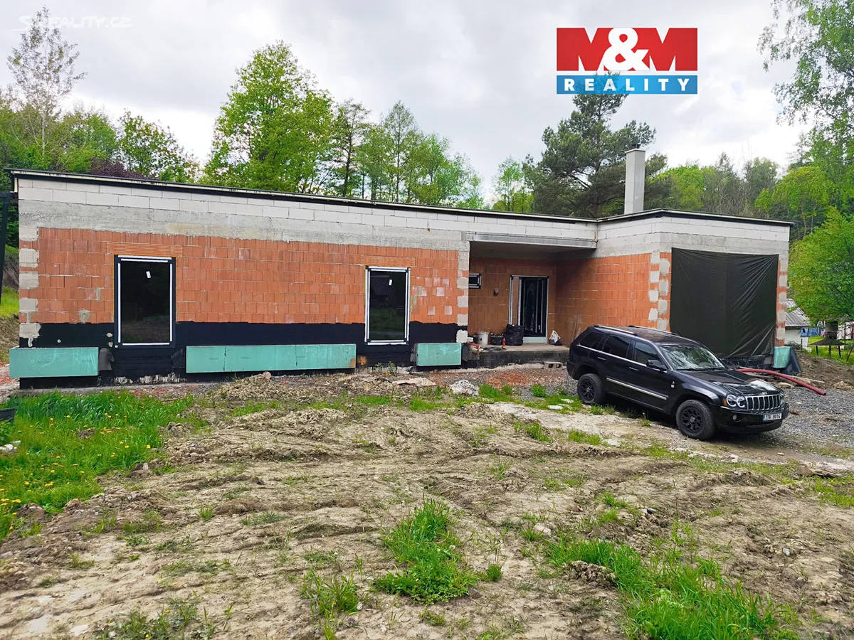 Prodej rodinného domu 214 m², pozemek 3237 m², Binarova