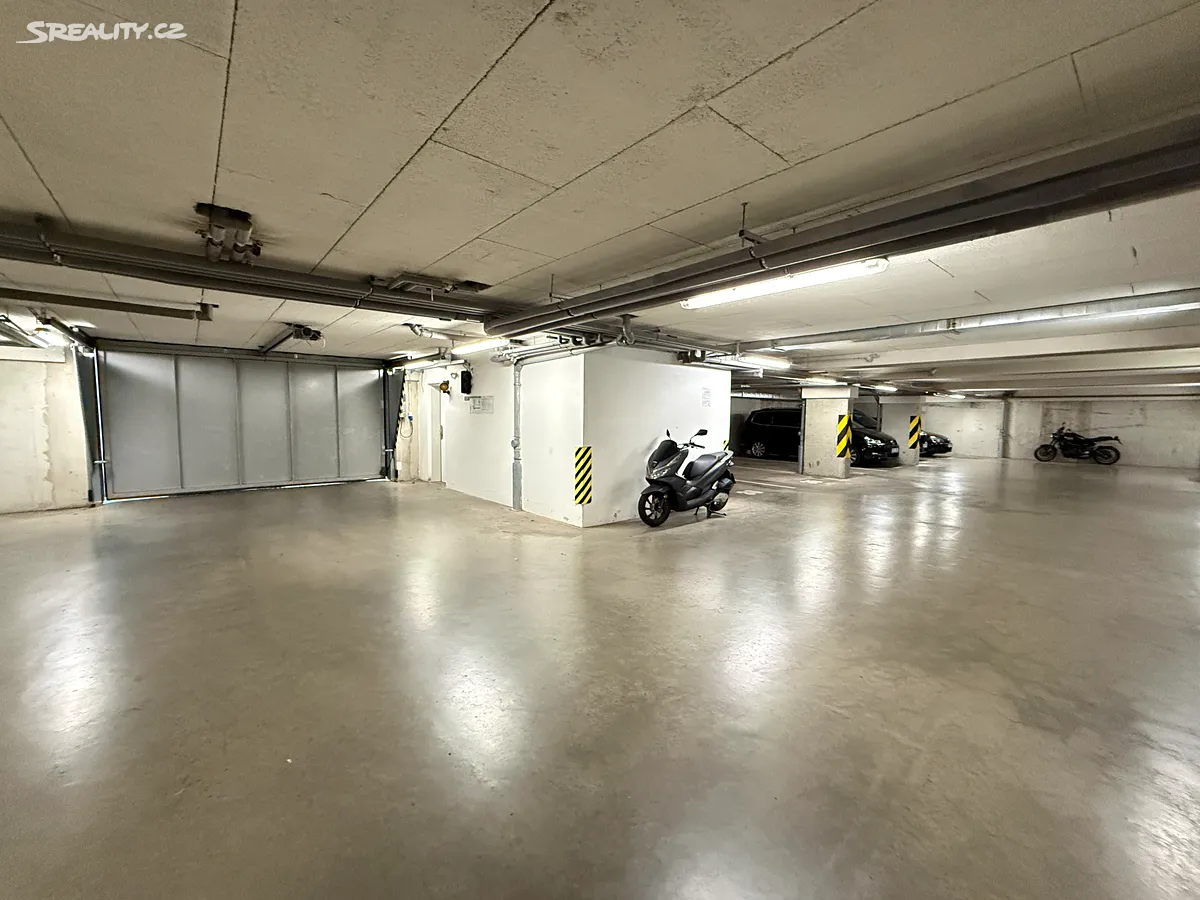 Pronájem garáže 13 m² – pohled 3