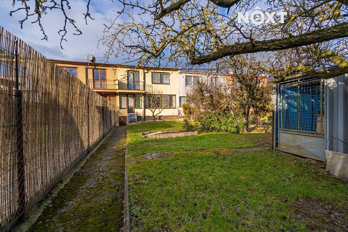 Prodej rodinného domu 194 m², pozemek 305 m² – fotografie 2