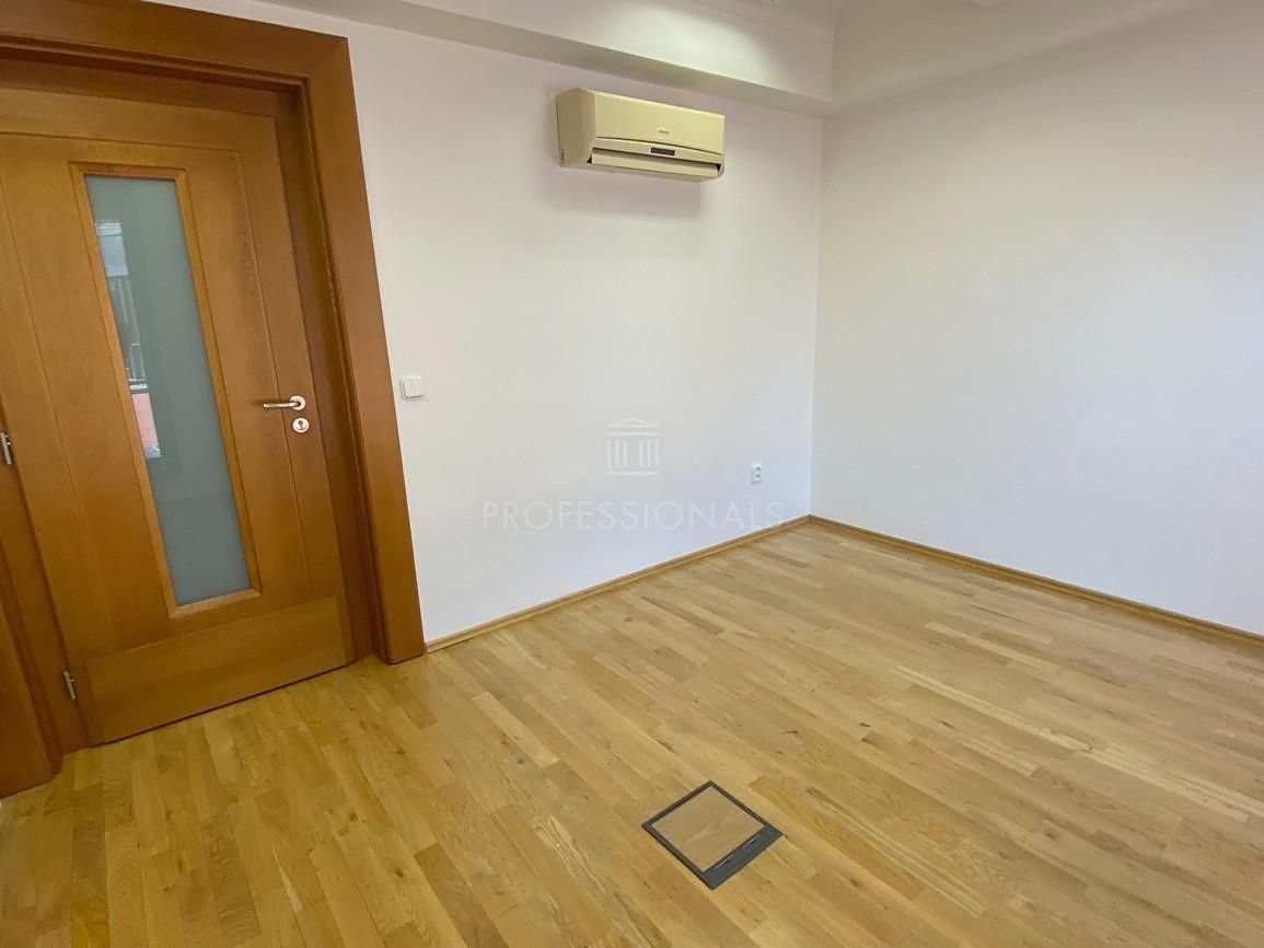 Pronájem kanceláře 21 m² – fotografie 3