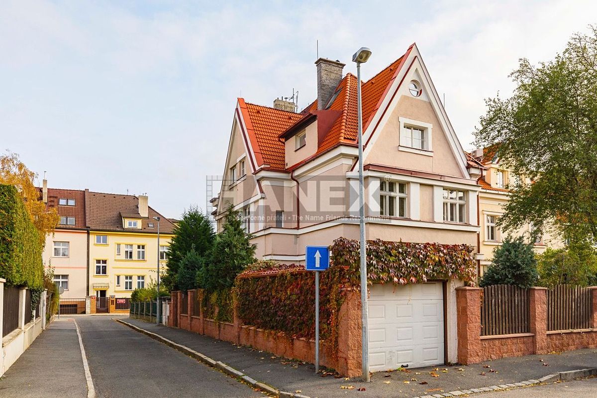 Pronájem rodinného domu 180 m², pozemek 241 m²