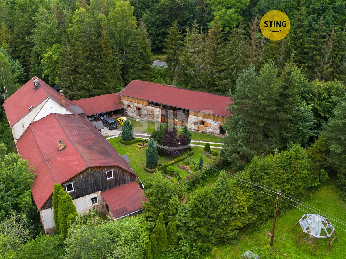 Prodej rodinného domu 520 m², pozemek 7888 m²