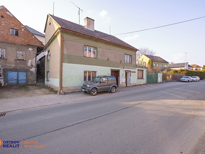 Haus zum Kauf, 250 m² (2 von 17)
