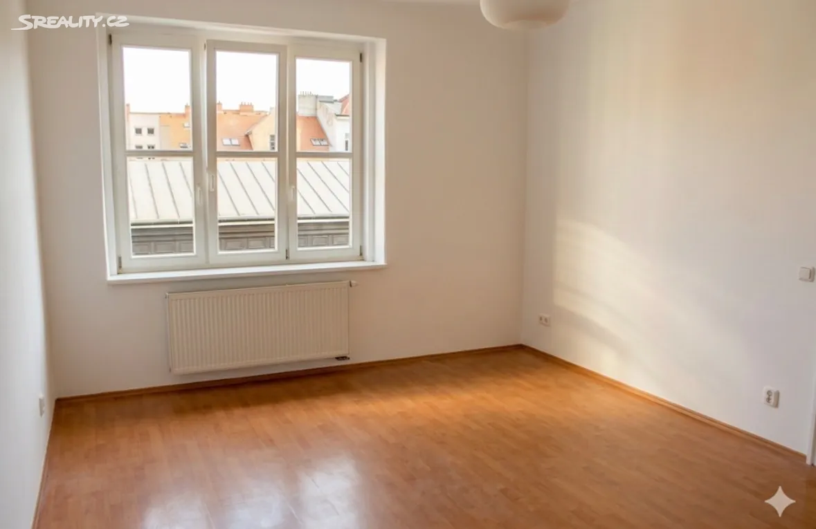 Pronájem bytu 2+1 77 m² – pohled 5