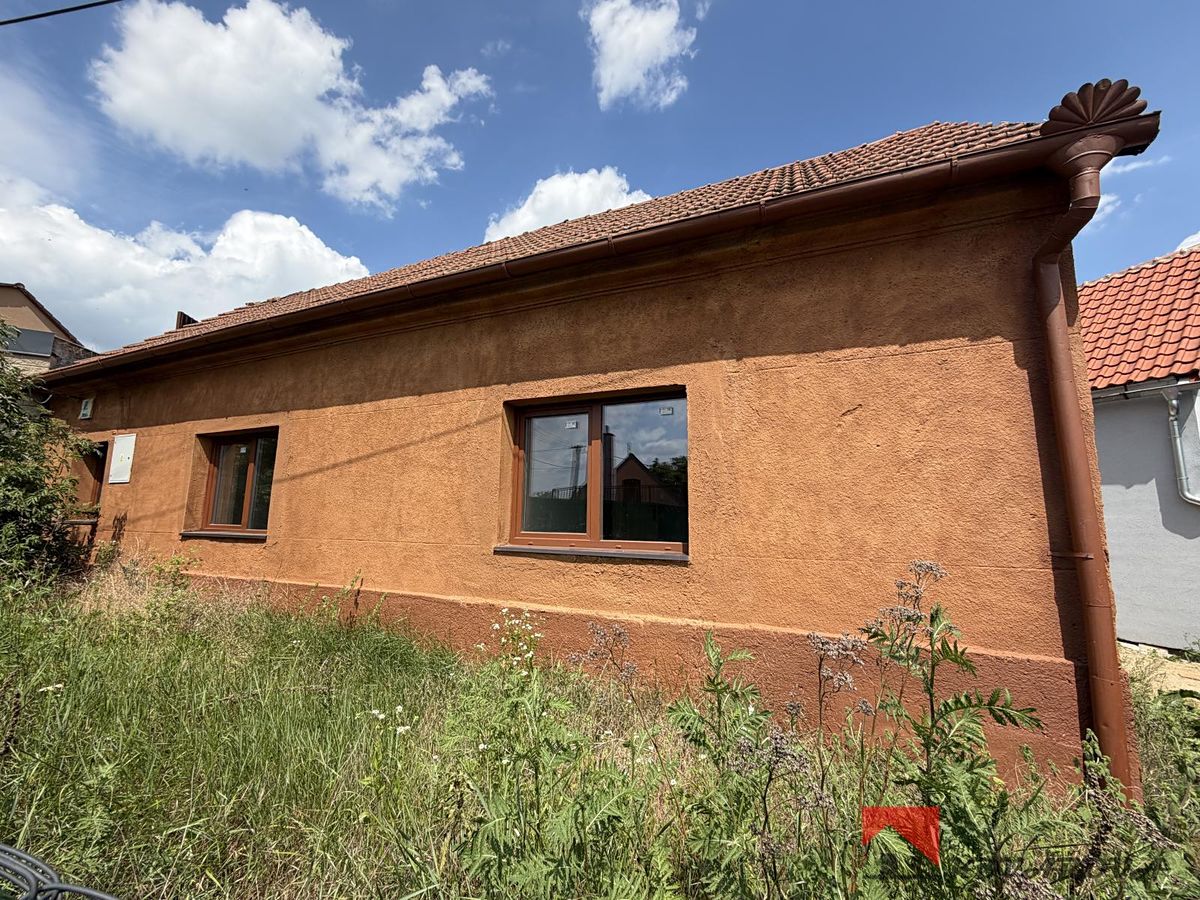 Prodej rodinného domu 100 m², pozemek 278 m² – fotografie 2