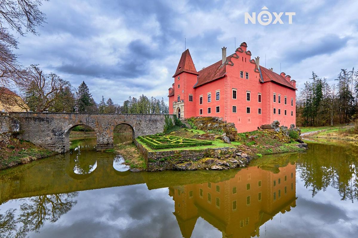 Prodej rodinného domu 300 m², pozemek 2300 m² – fotografie 2