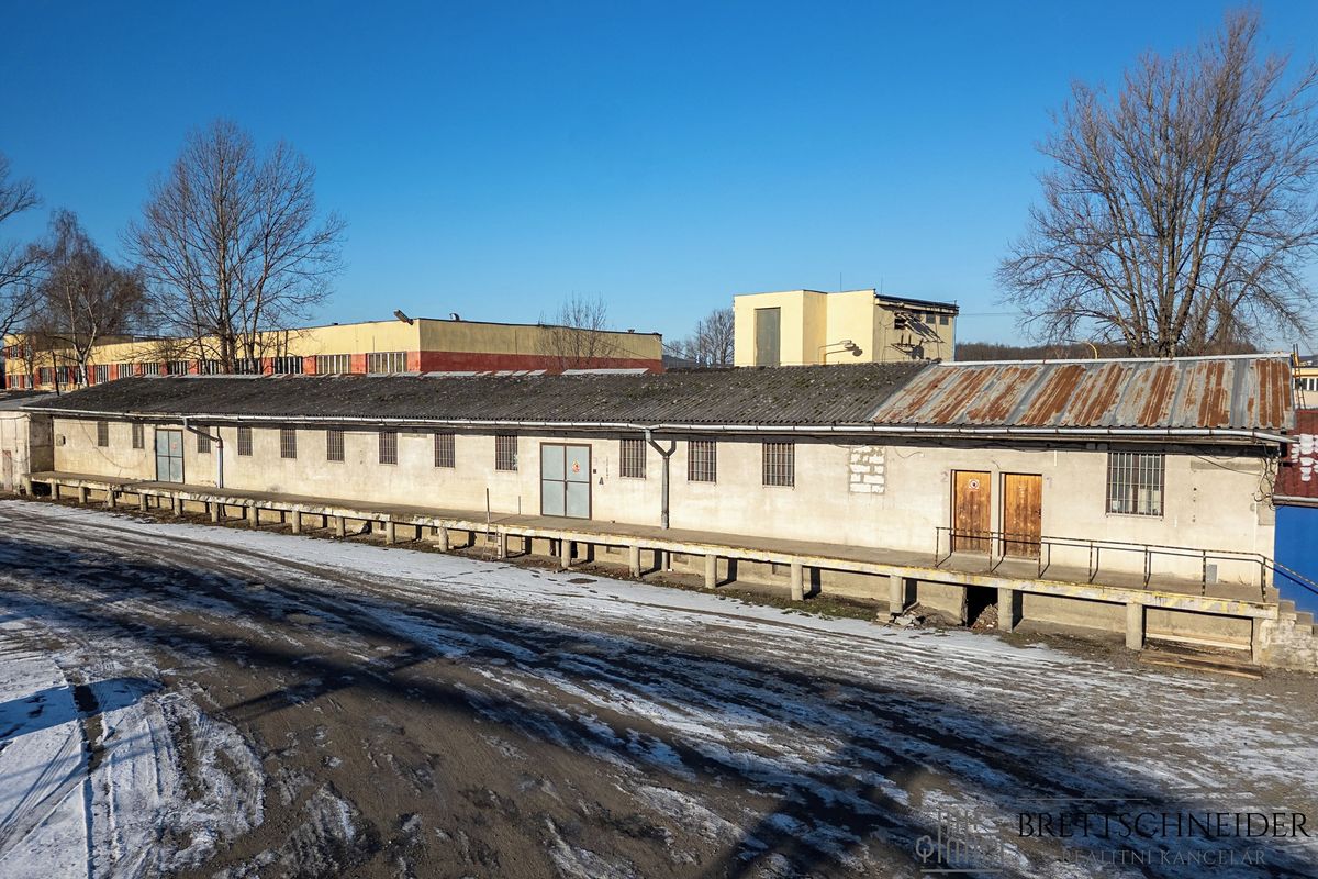 Pronájem kanceláře 303 m² – fotografie 2
