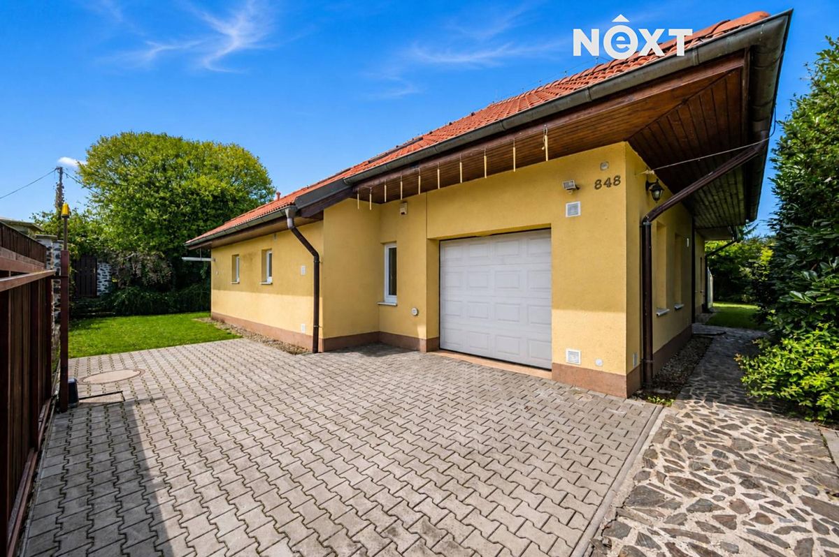 Prodej rodinného domu 337 m², pozemek 915 m² – fotografie 3
