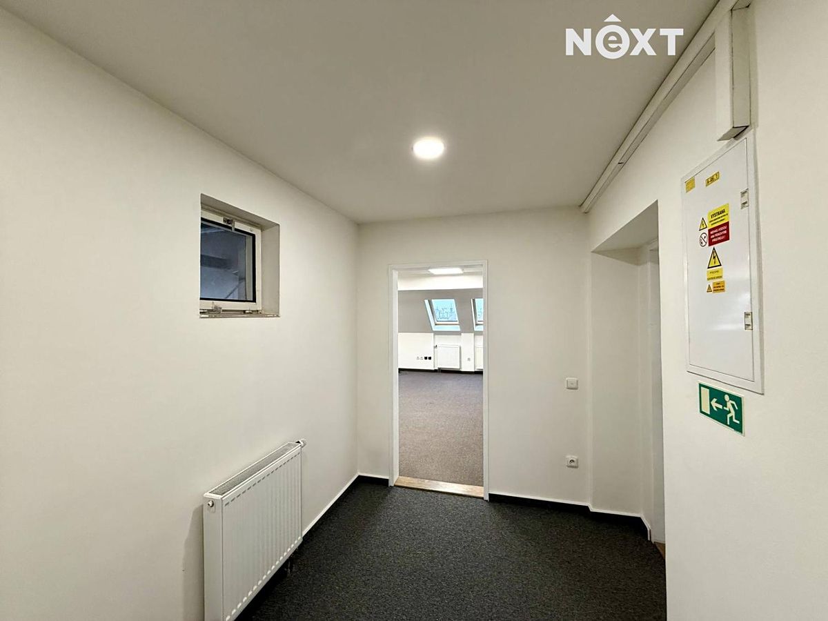 Pronájem kanceláře 32 m² – fotografie 2