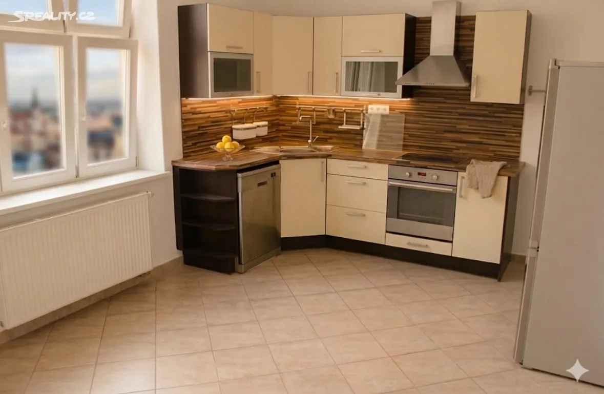 Pronájem bytu 2+1 77 m² – pohled 2