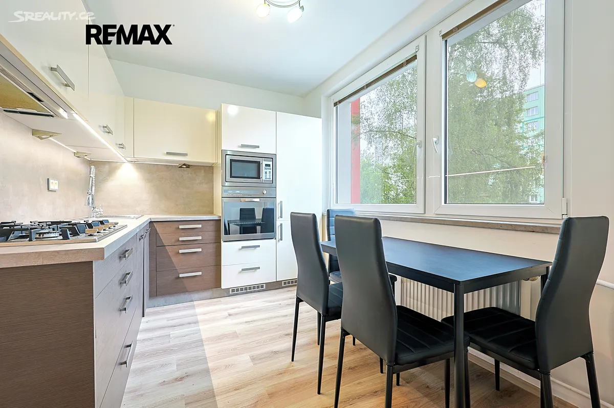 Pronájem bytu 2+1 62 m², Sokolovská
