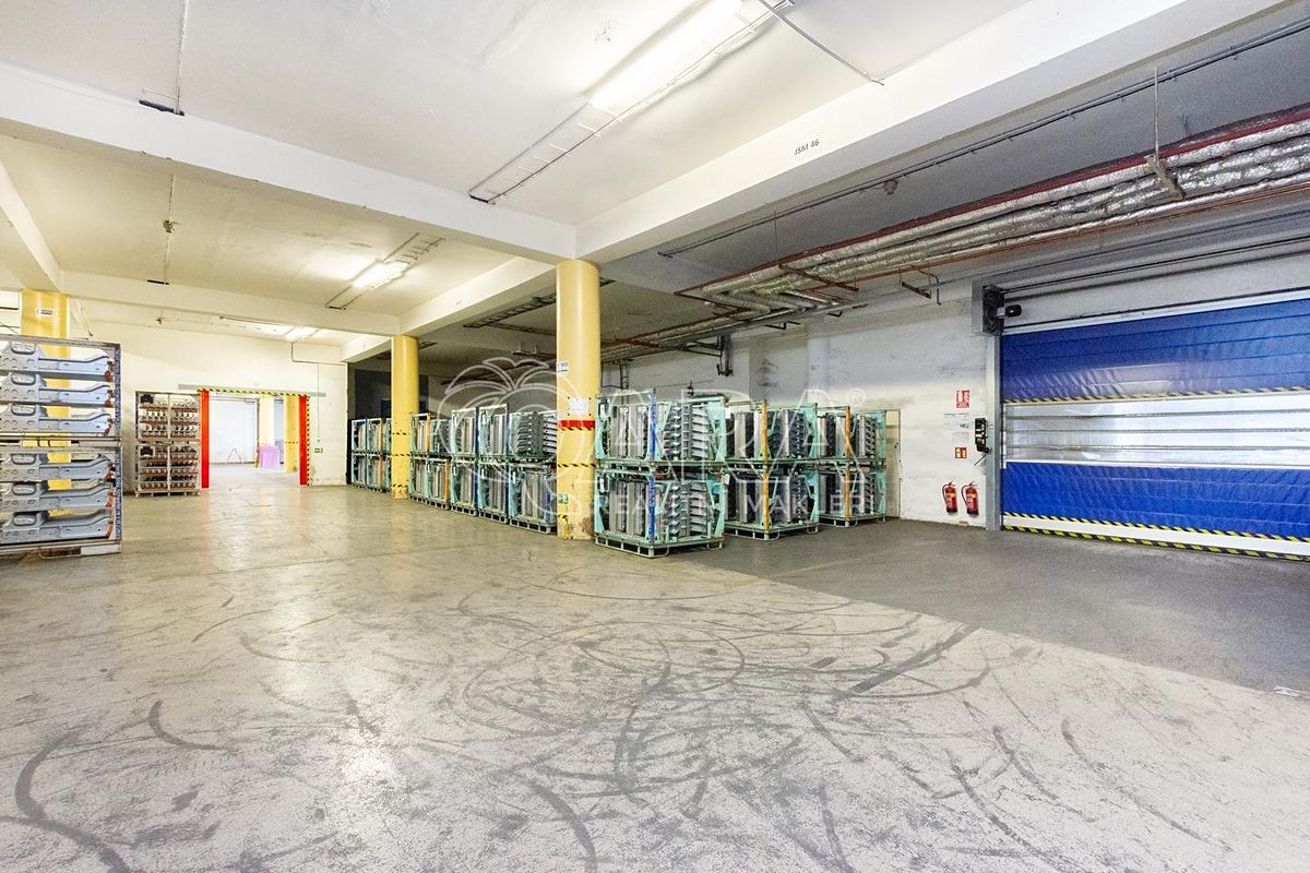 Pronájem skladového prostoru 1780 m² – fotografie 2