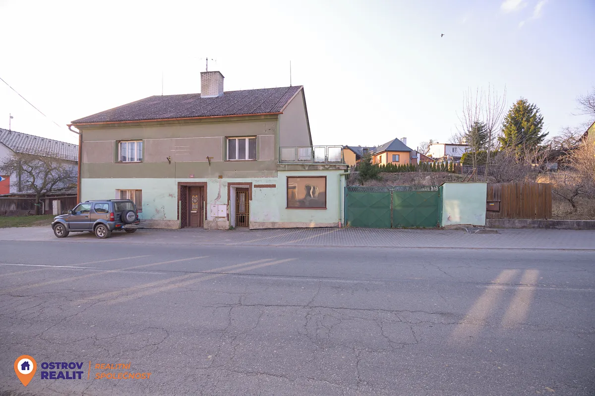Prodej rodinného domu 250 m², pozemek 648 m²