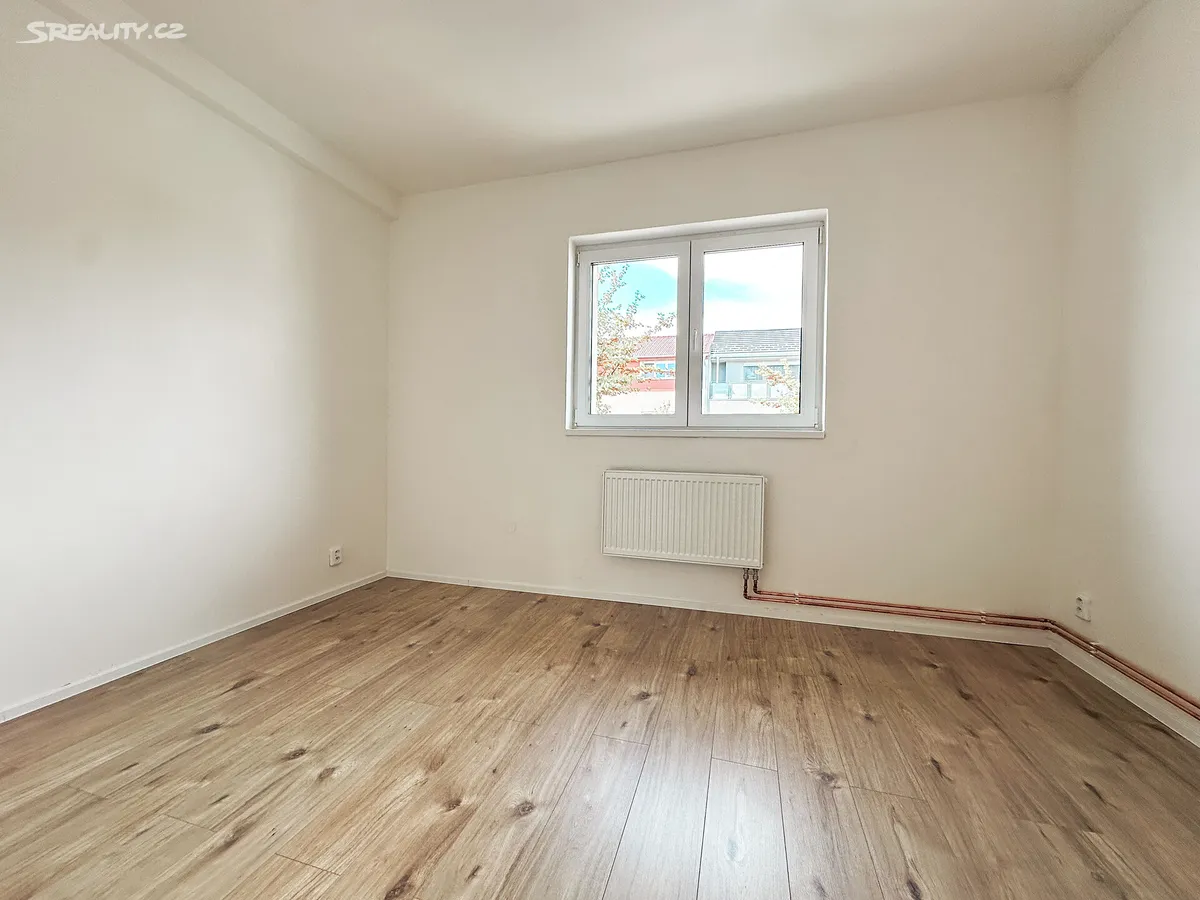 Pronájem kanceláře 40 m², Praha