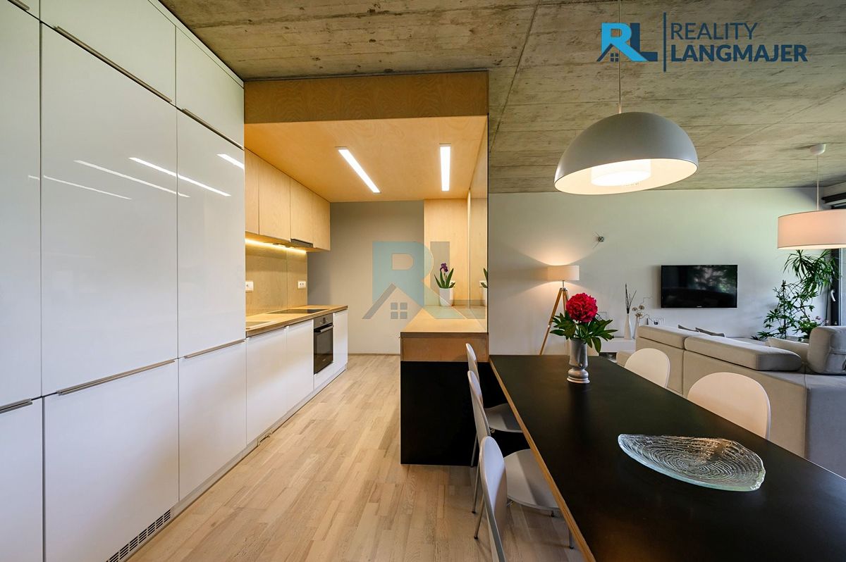 Prodej rodinného domu 134 m², pozemek 343 m² – fotografie 2