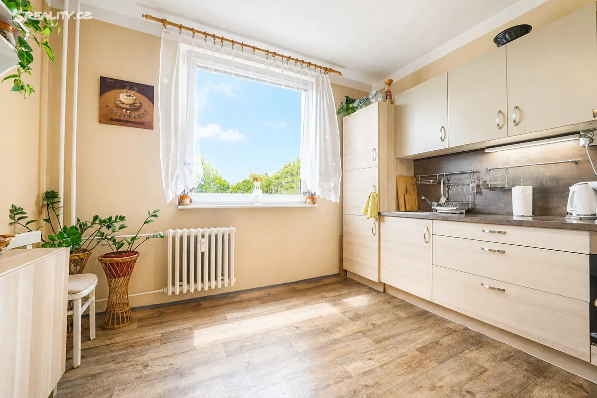 Prodej bytu 3+1 72 m², Pardubice