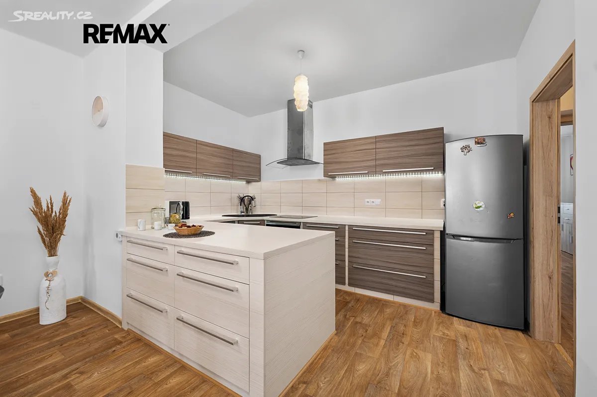 Prodej rodinného domu 267 m², pozemek 1039 m² – další