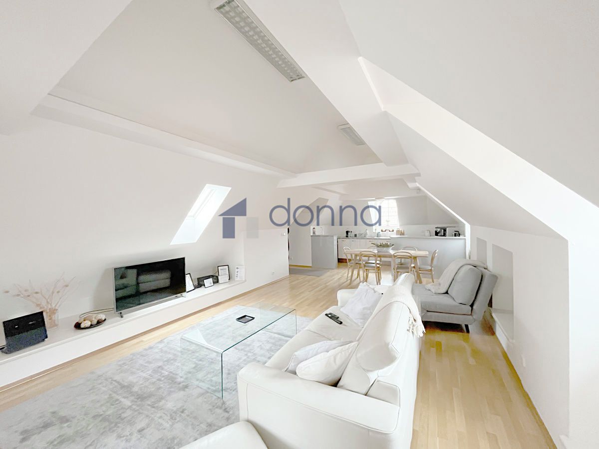 Pronájem bytu 3+kk 126 m² (Podkrovní)