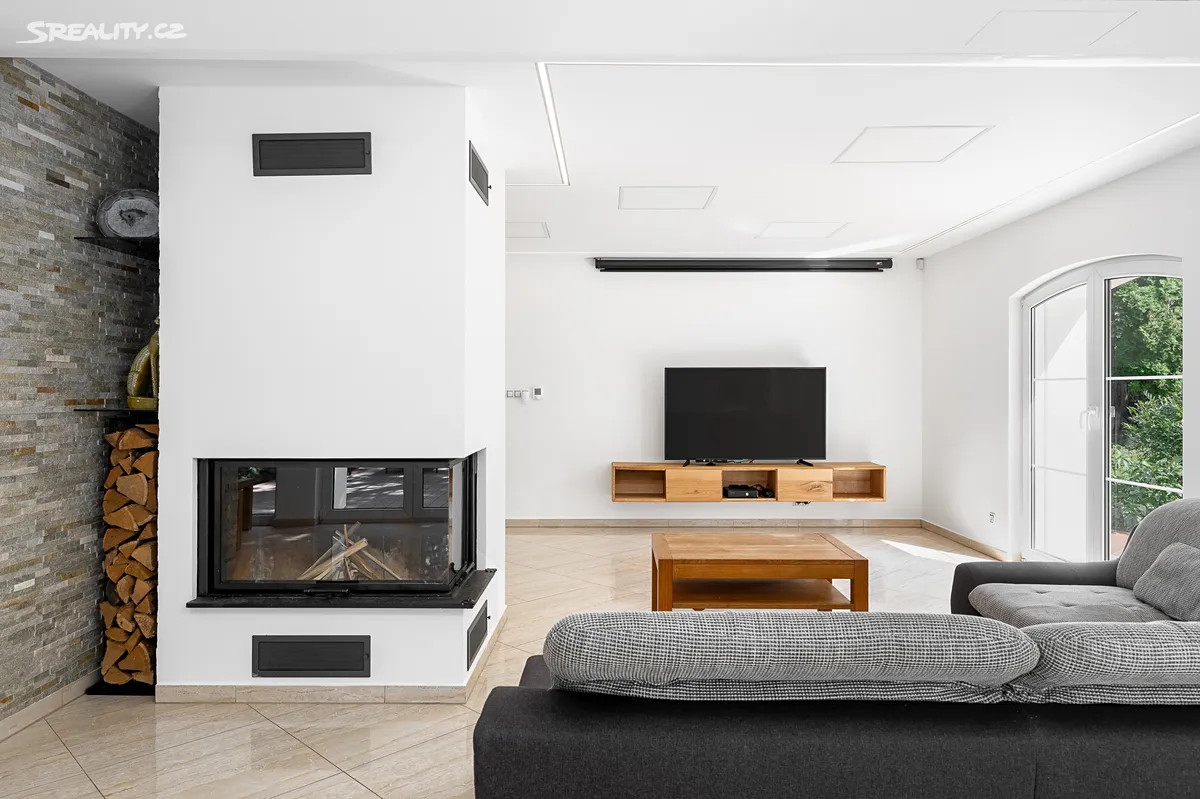 Prodej rodinného domu 246 m², pozemek 2061 m², Zdiby