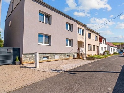 Prodej  rodinného domu 380 m², pozemek 1 035 m²