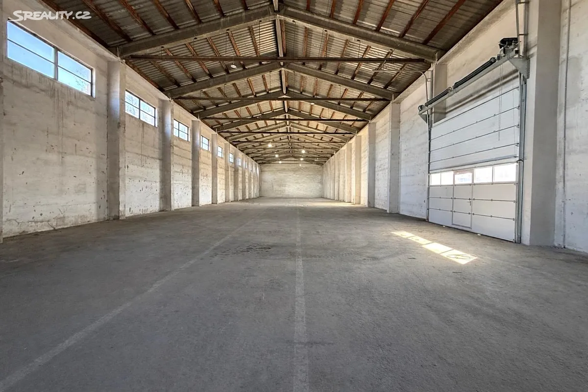 Prodej skladového prostoru 890 m², Bruntál
