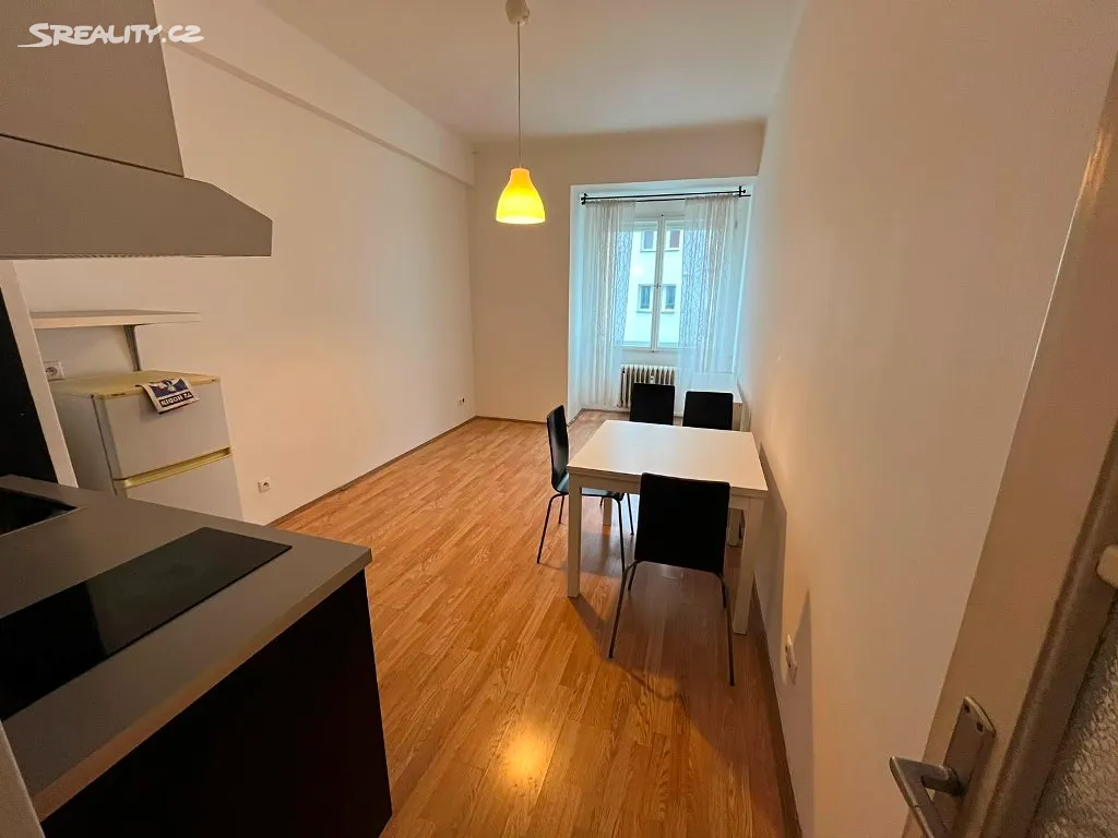 Prodej bytu 1+1 49 m², Praha