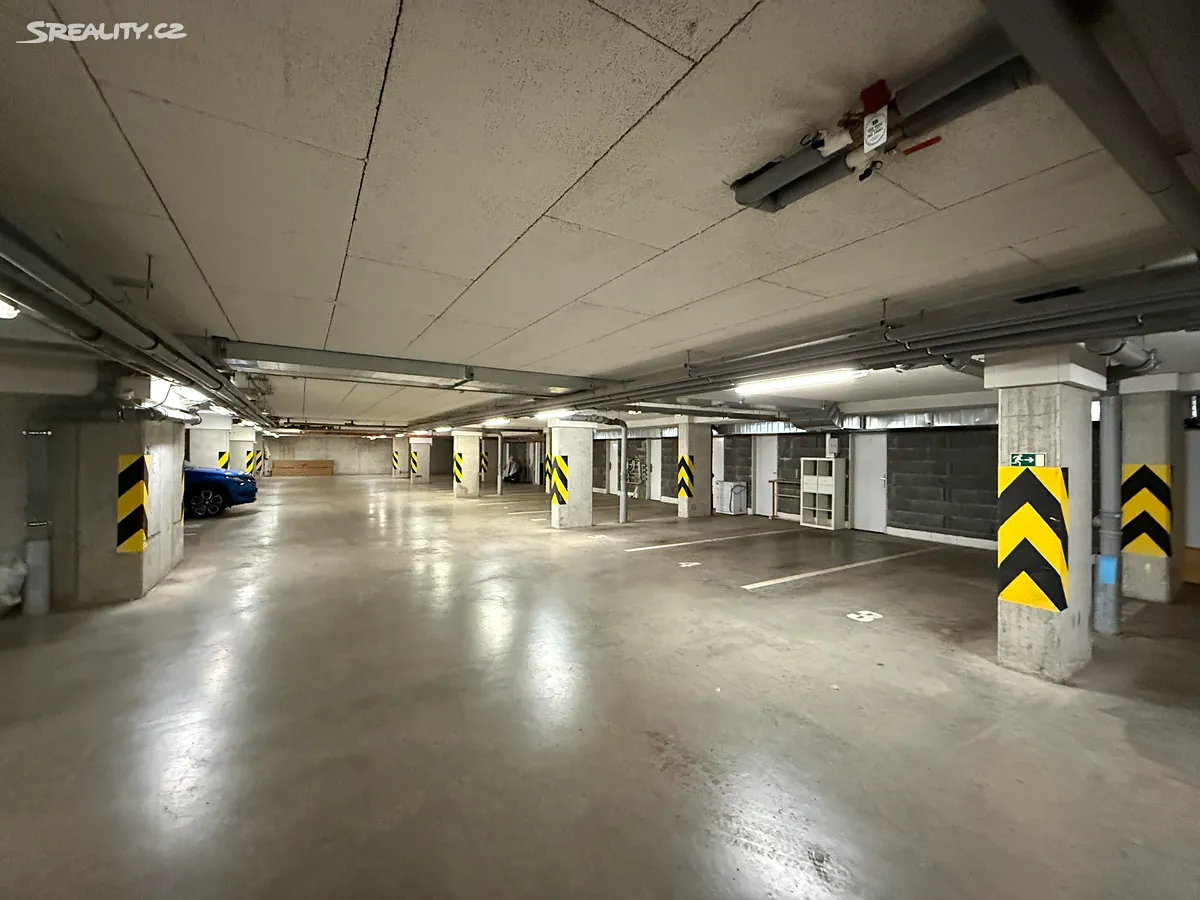Pronájem garáže 13 m² – pohled 2