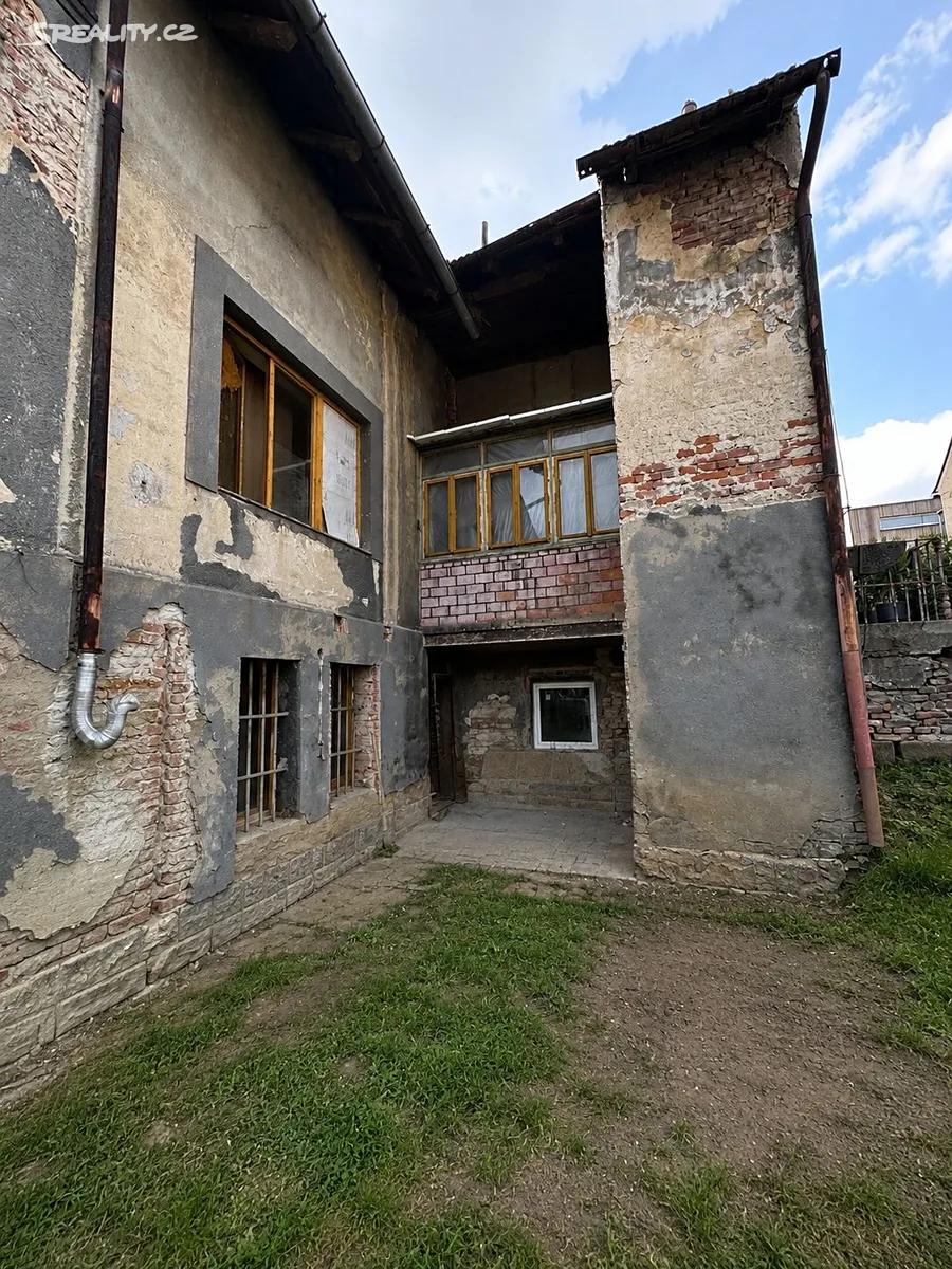 Prodej vícegeneračního domu 271 m², pozemek 560 m² – pohled 4