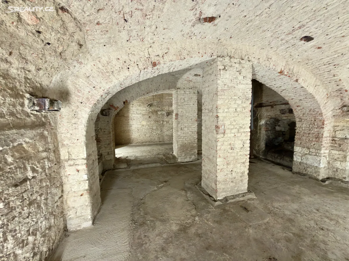 Prodej obchodního prostoru 151 m² – pohled 3