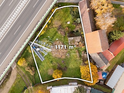 Prodej  komerčního pozemku 1 172 m²