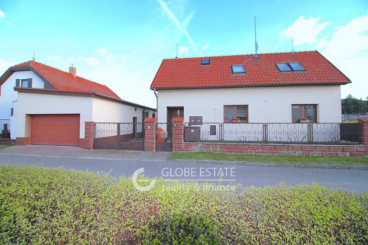 Prodej rodinného domu 329 m², pozemek 810 m²