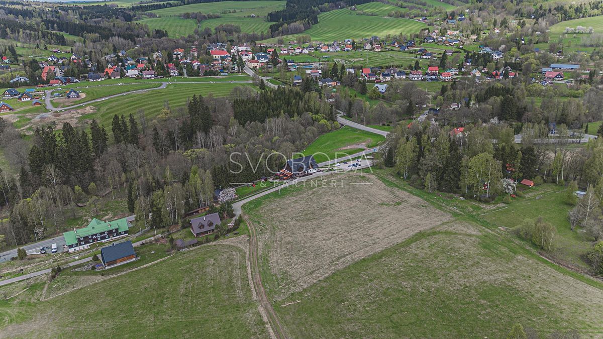 Prodej stavebního pozemku 8718 m² – fotografie 3