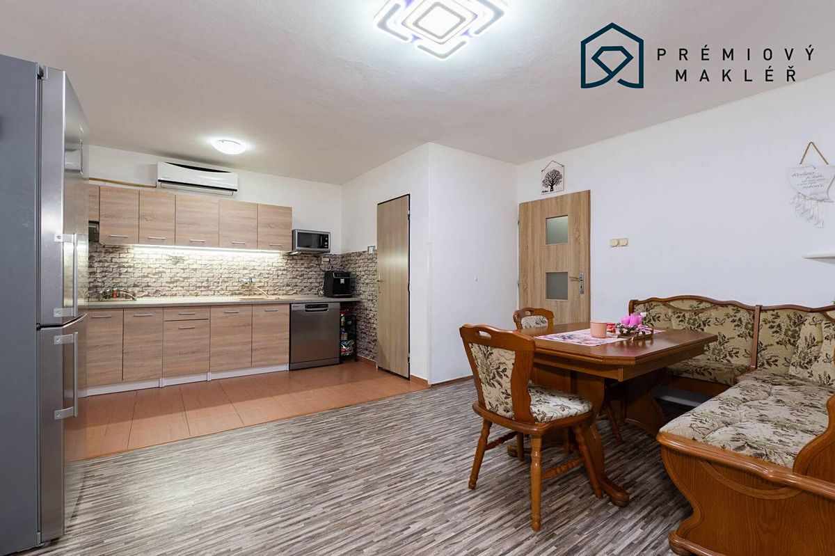 Prodej rodinného domu 200 m², pozemek 485 m² – fotografie 5