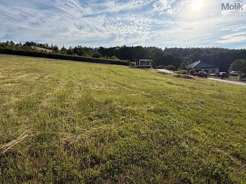Prodej stavebního pozemku 1009 m², Málkov – náhled fotky 1