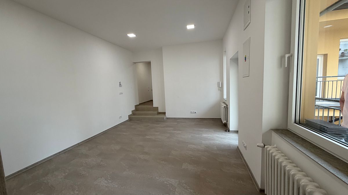 Pronájem bytu 2+1 57 m² – fotografie 3