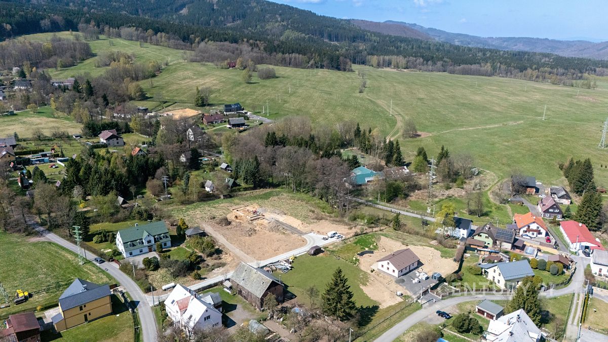 Prodej stavebního pozemku 2950 m² – fotografie 3
