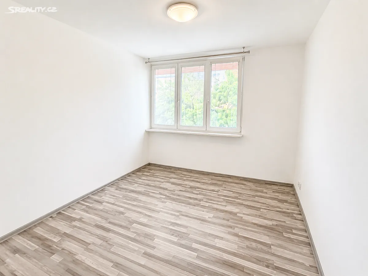 Pronájem bytu 1+kk 28 m², Opava