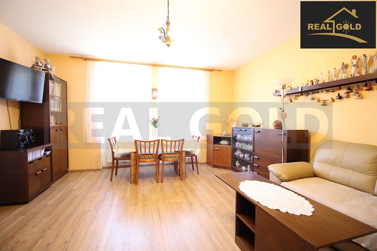Prodej rodinného domu 200 m², pozemek 900 m² – fotografie 3