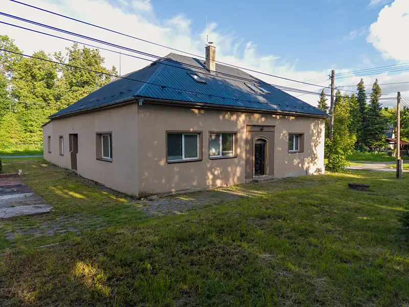 Prodej rodinného domu 463 m², pozemek 274 m², Šternberk – náhled fotky 1