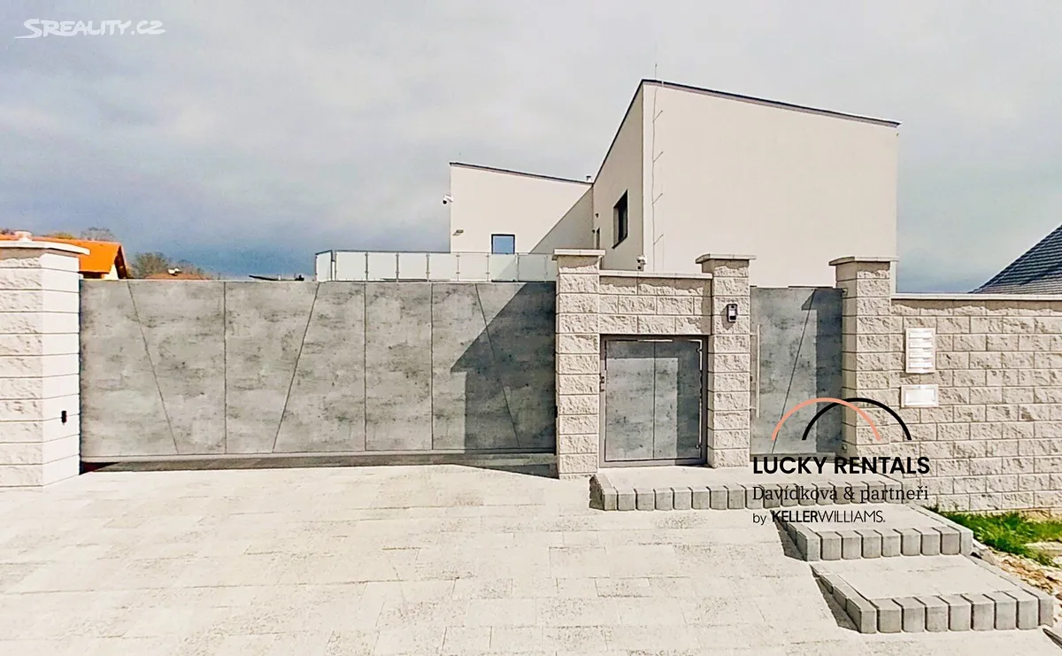 Pronájem bytu 1+kk 34 m² - Widok 2