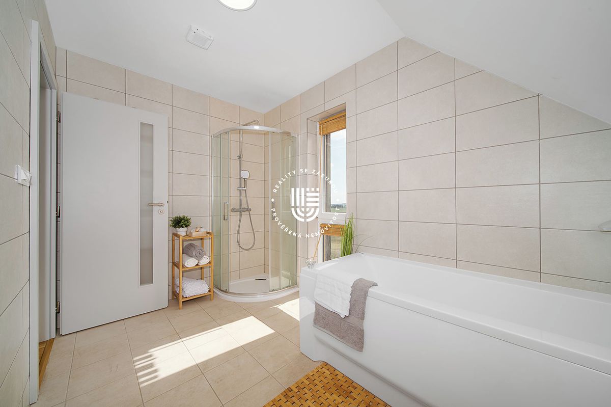 Prodej rodinného domu 120 m², pozemek 500 m² – fotografie 4