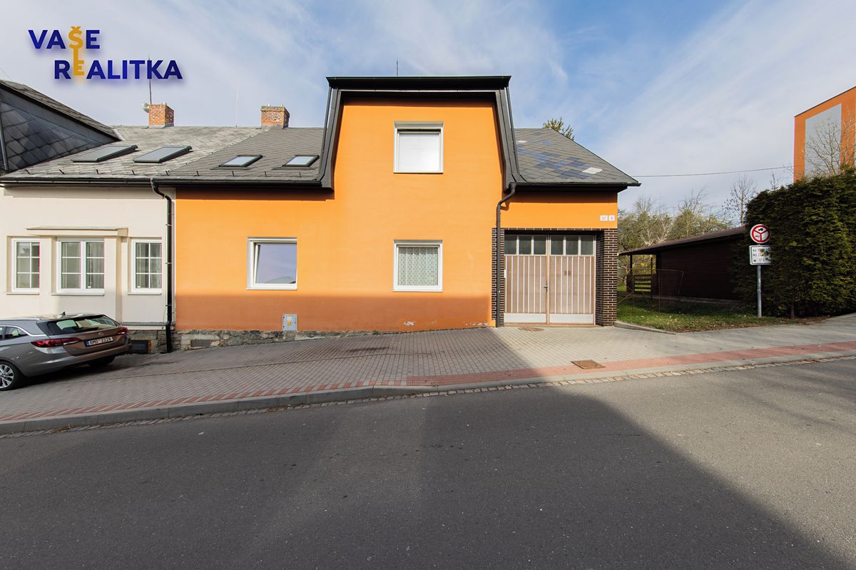 Prodej rodinného domu 275 m², pozemek 534 m² – fotografie 3