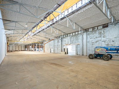 Комерційне приміщення на продаж, 1 500 м² (2 з 19)