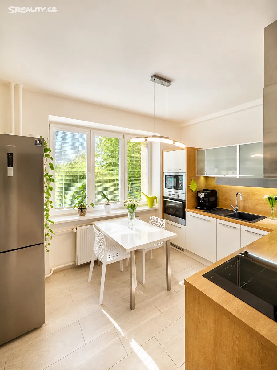 Pronájem bytu 3+1 69 m², Brno